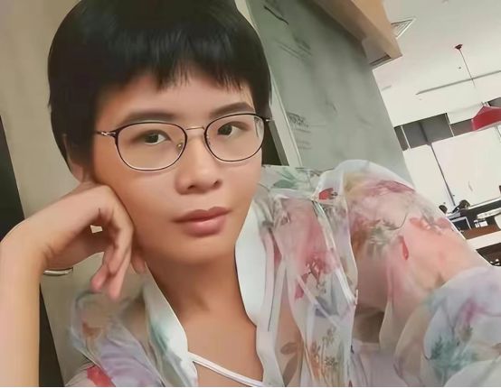 许某馨最新动态揭秘，新旅程与公众关注焦点