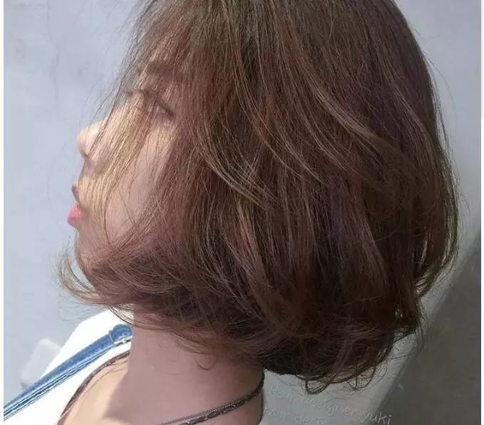最新烫发发型女，时尚魅力与个性风采的完美结合